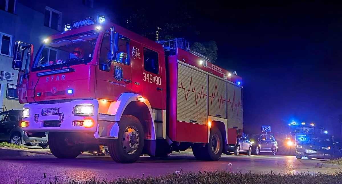 Nocny pożar przy Kordiana. Mieszkańców obudził dym, na miejscu pięć zastępów straży