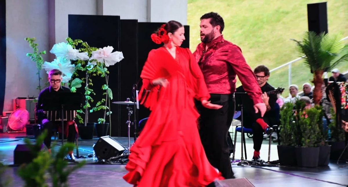 Hiszpańska noc porwała Białą Podlaską. Flamenco, opera i tłumy w amfiteatrze