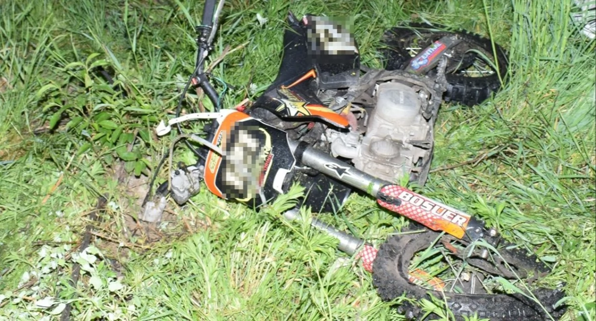 Groźny wypadek w Kożanówce. Nastolatkowie bez kasków trafili do szpitala