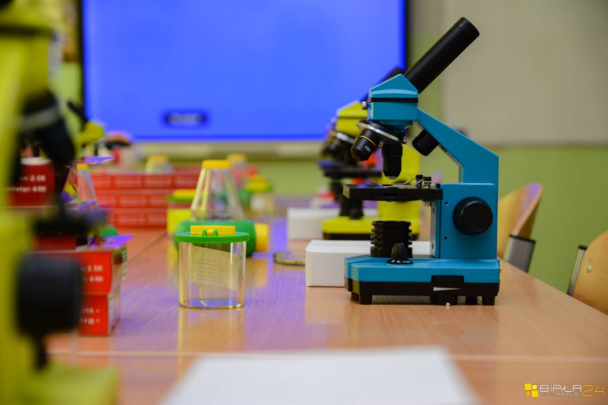 Otwarcie sali multimedialno-biologicznej w Szkole Podstawowej nr 4