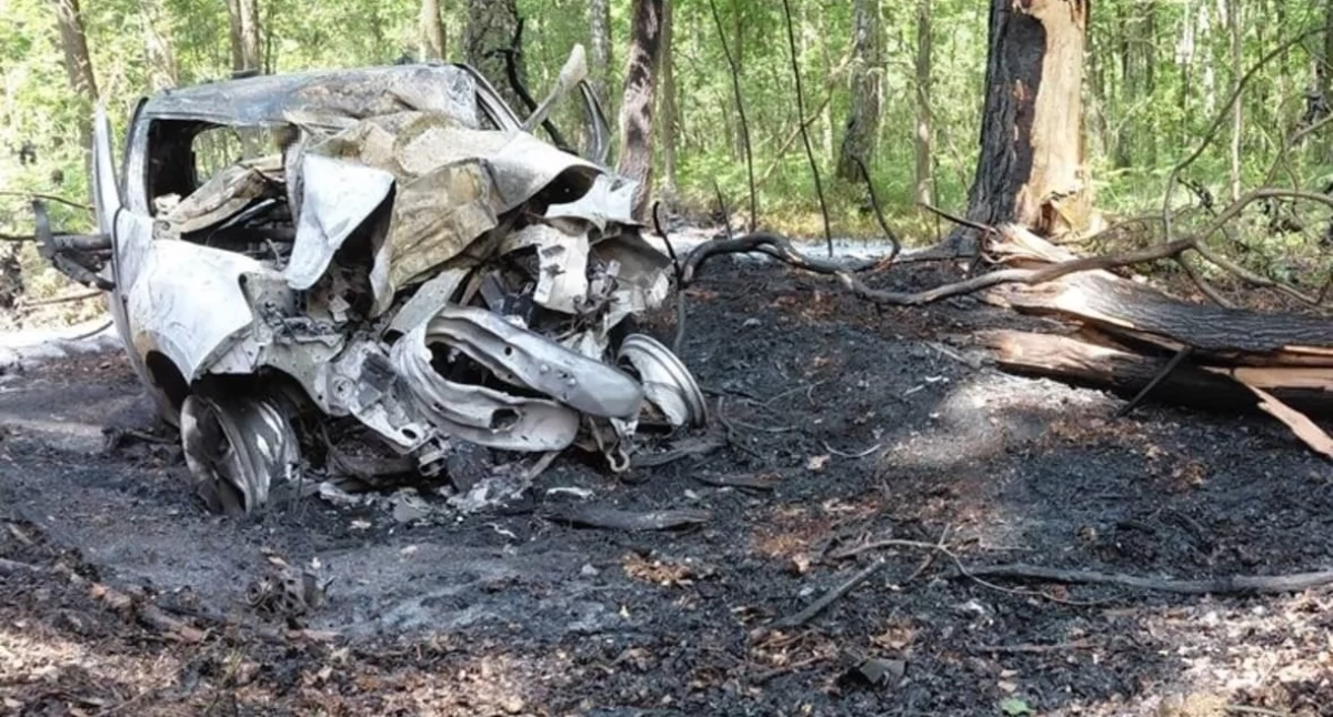 Tragiczny wypadek w Zahajkach. 43-letni kierowca zginął w płonącym samochodzie