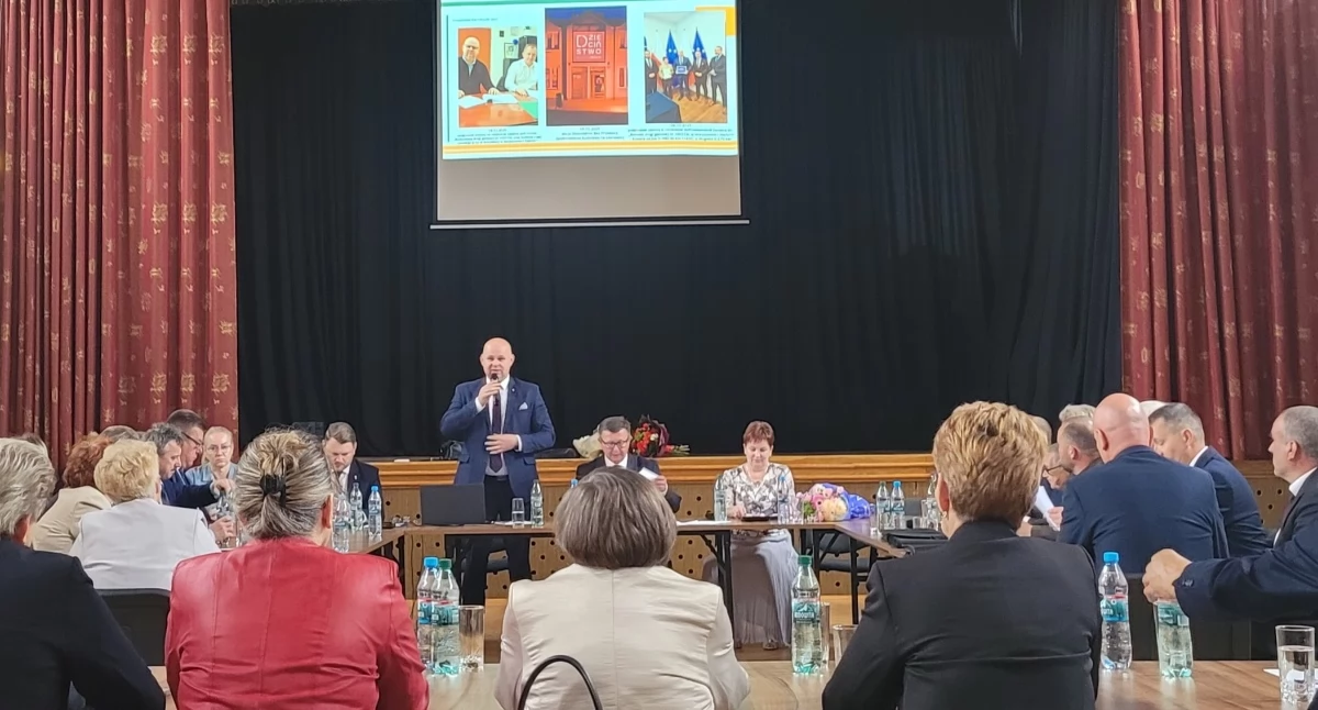 Uczniowie z Zalesia poznawali samorząd od środka