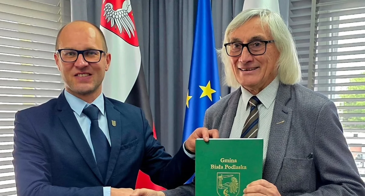 Koniec problemów z gromadzącą się wodą w Grabanowie! Gmina Biała Podlaska podpisała umowę na odwodnienie ulicy Tadeusza Koca