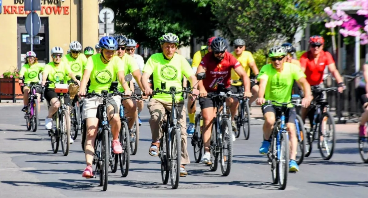 Blisko 150 rowerzystów ruszyło śladami Kraszewskiego. Tak wyglądała wyjątkowa wyprawa