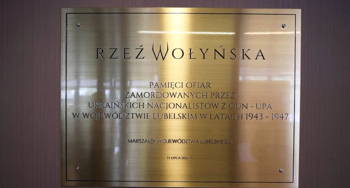     By pamięć nie zginęła. W bialskim szpitalu odsłonięto Tablicę Pamięci Ofiar Wołynia
