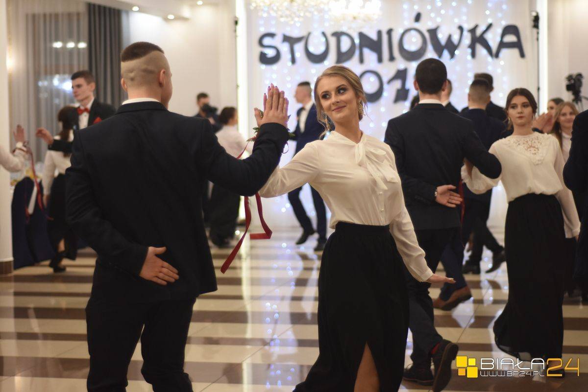 Poloneza czas zacząć: Studniówka 2019 - ZS w Janowie Podlaskim