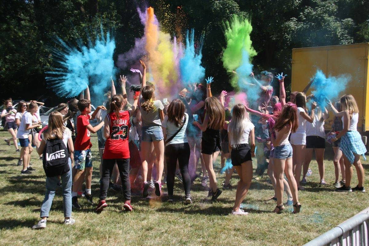 Potężna eksplozja kolorów czyli Holi Festival w mieście