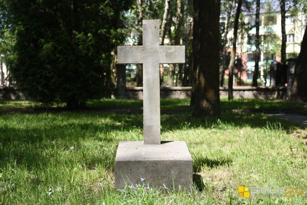 Poznają historię zabytkowych grobów