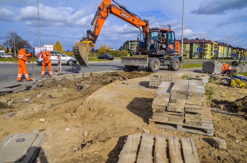 Prace nad inwestycją trwają. Nie zabraknie chodnika i ścieżki rowerowej