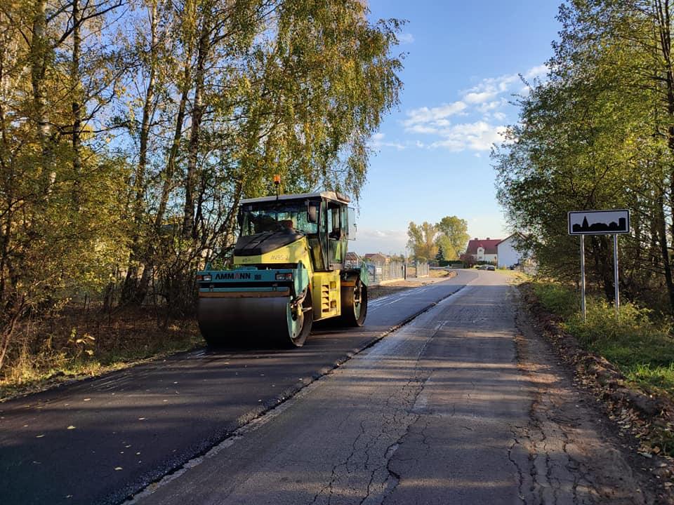 Zobacz, jak przebiega remont gminnej drogi