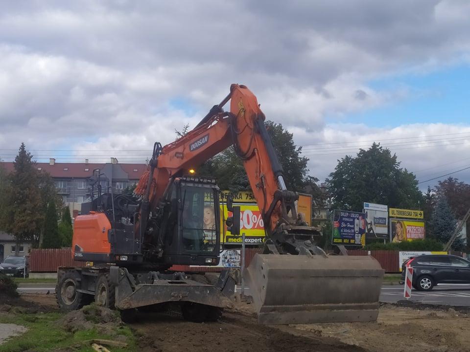 Budują rondo i rozbudowują drogę. W życie wejdzie kolejny objazd