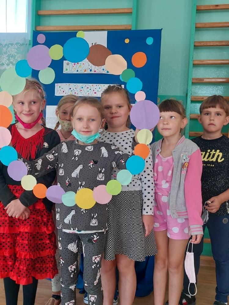 Dzień pod znakiem kropki