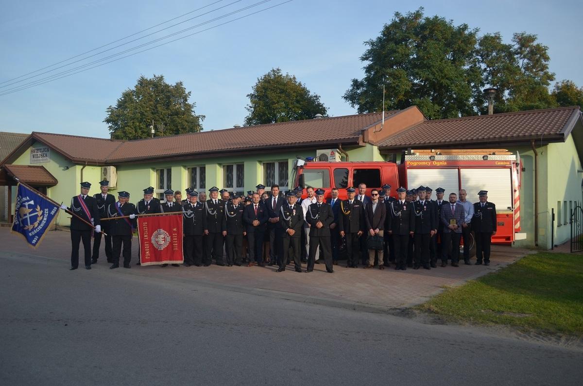 Na 90-lecie wzbogacili się o nowy sztandar i wóz