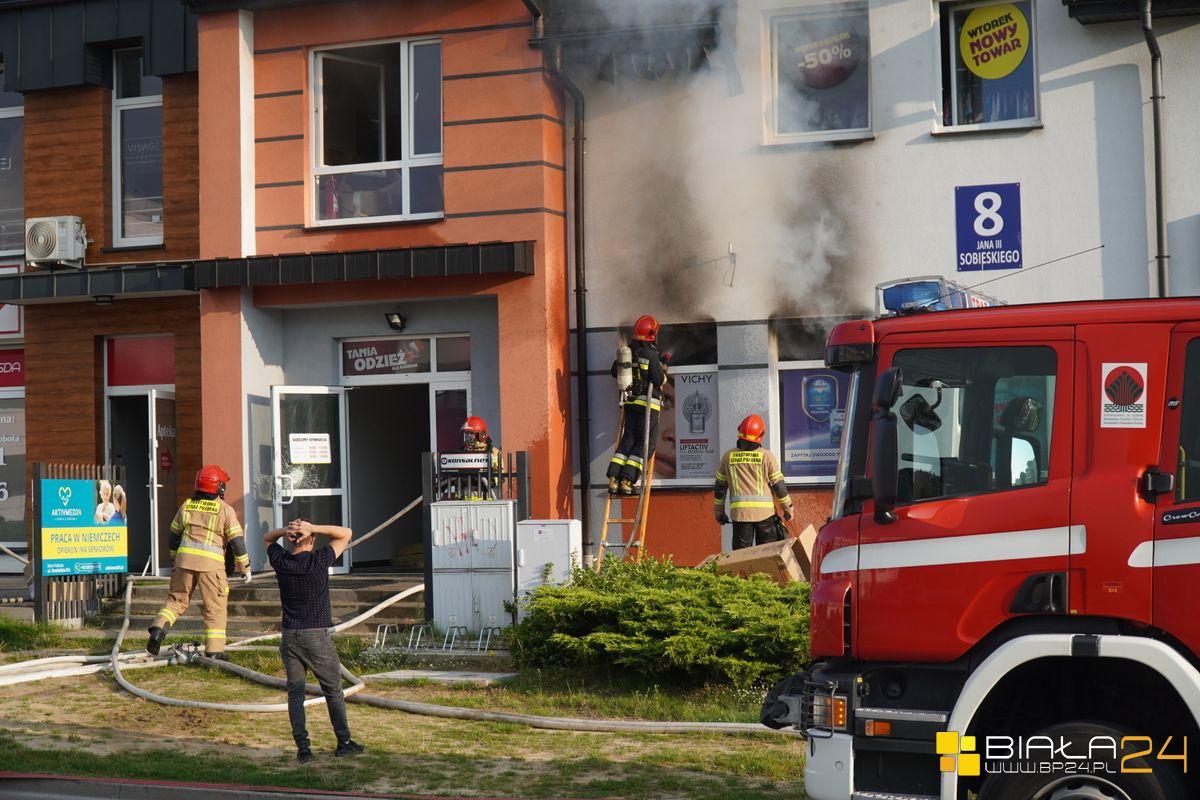 Paliła się apteka w centrum osiedla