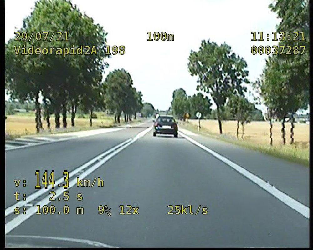 Jechał ponad 140 km/h. Okazało się, że kierowca jest pijany