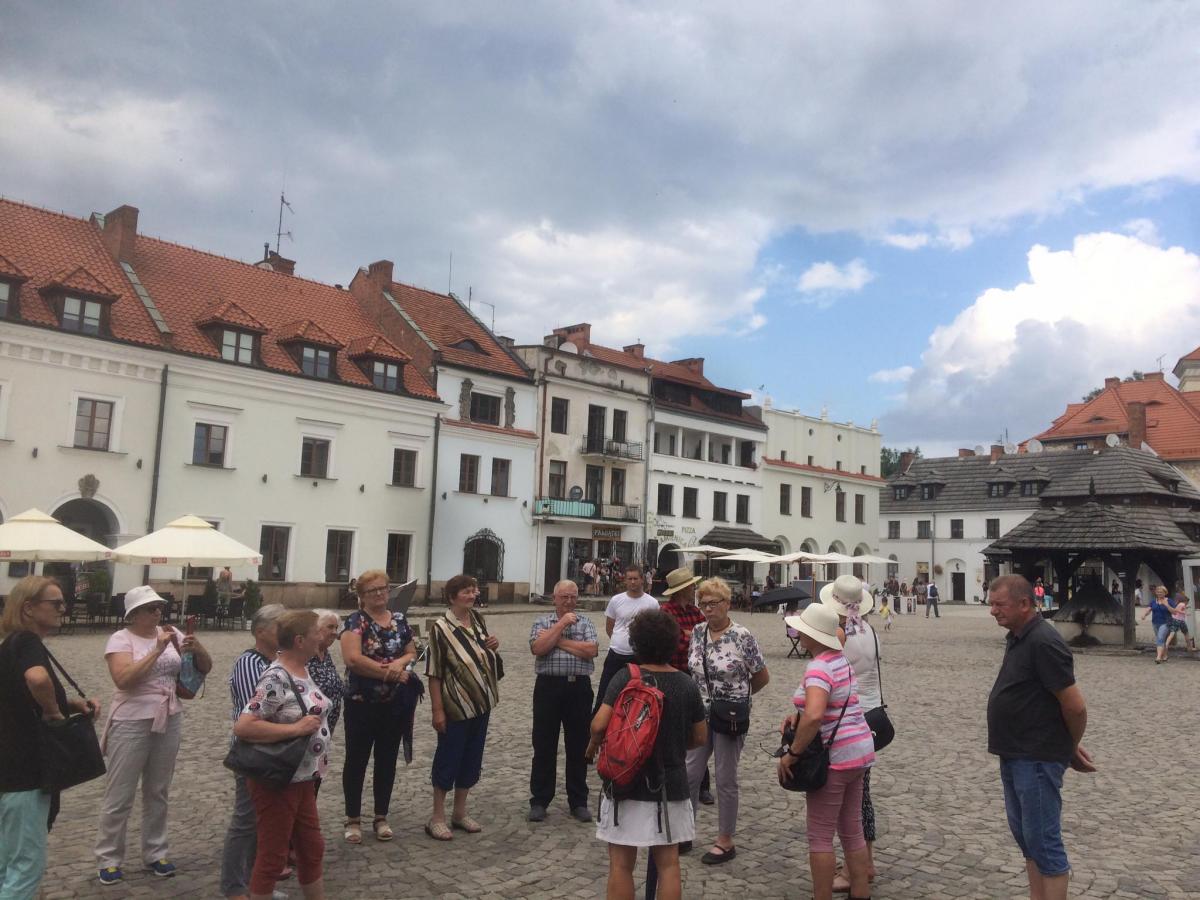 Seniorzy na wycieczce