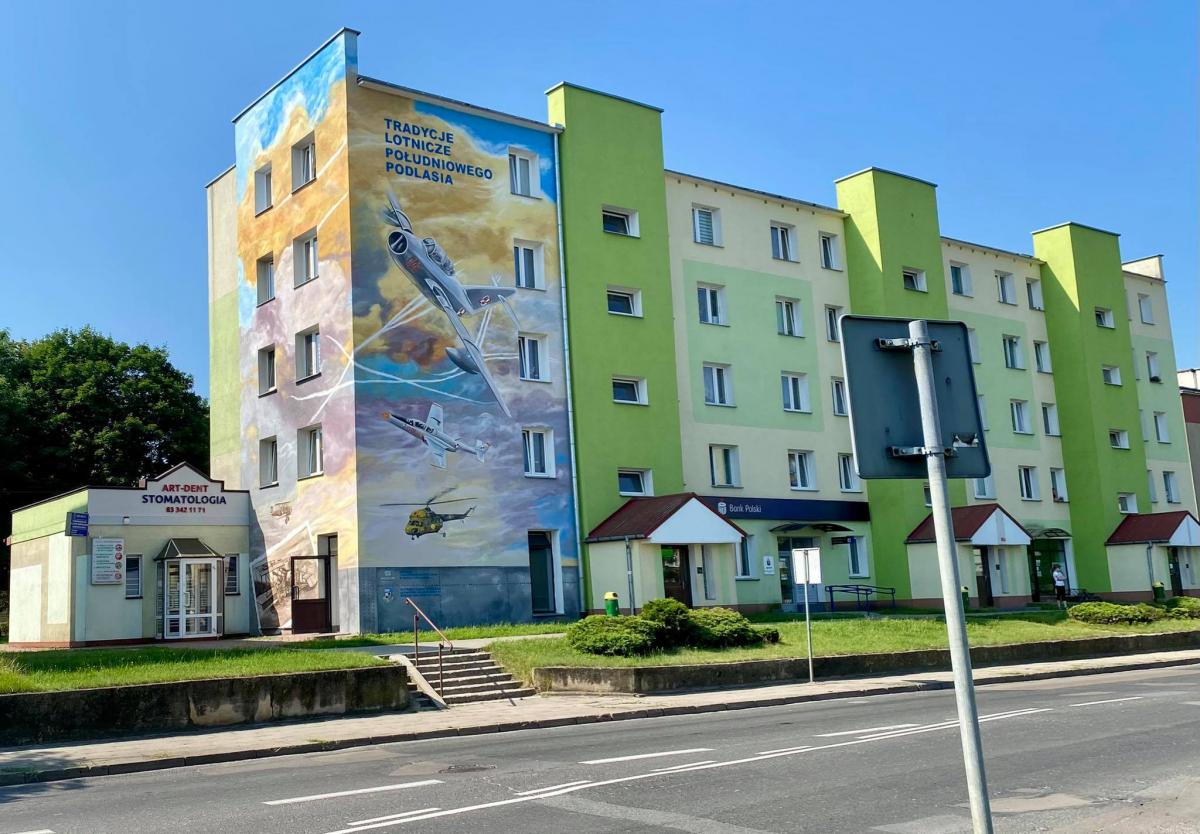 Lotnicy zbierają na pokaz samolotów