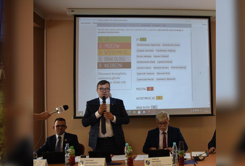 Budżet zamknięty. Adamowiczowi udzielono absolutorium 