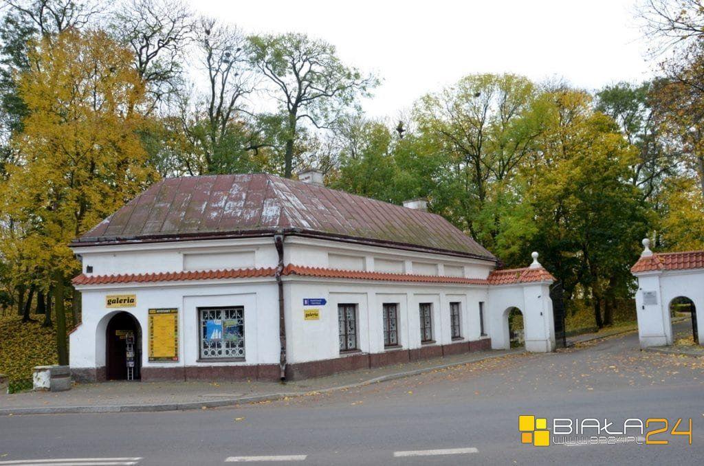 Spędź piątkowy wieczór na wernisażu