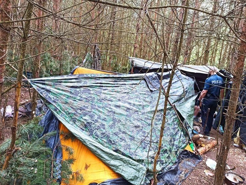 Zbudował szałas i trzymał w nim ponad 500 porcji narkotyku 