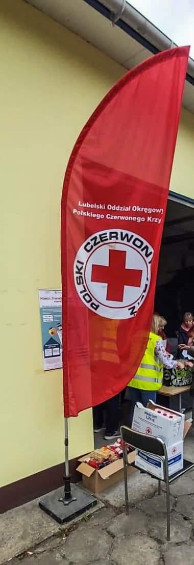 Biała pomaga potrzebującym. Paczki żywnościowe rozdane