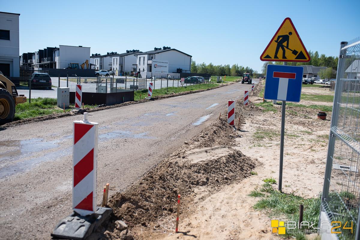 Budują drogę. Połączą Styrzyniec ze Sławacinkiem