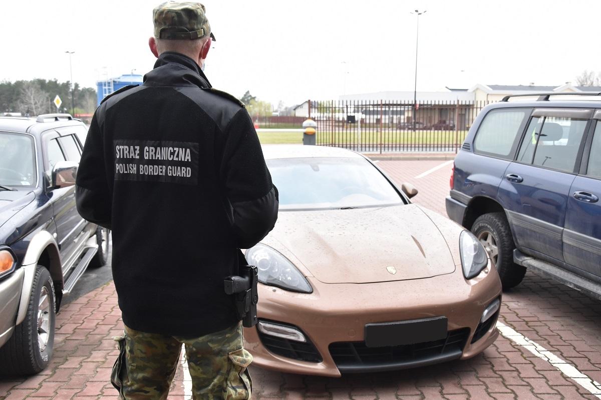 Auto za 150 tysięcy zostało na granicy. Porsche okazało się kradzione