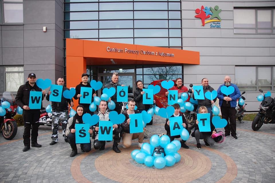 Bialscy Motocykliści lubią niebieski 