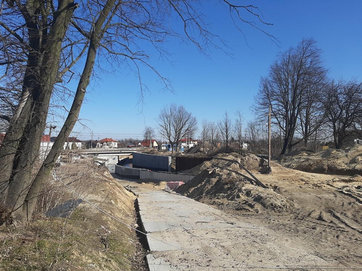 Jeden dzień dłużej objazdem. Uszkodzono sieć gazową
