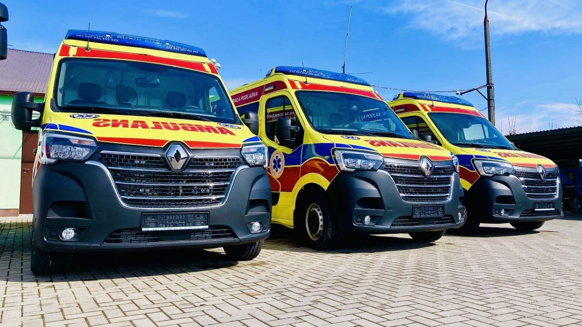 Pogotowie pojedzie nowymi Renaultami. Ratownicy z nowoczesnym sprzętem