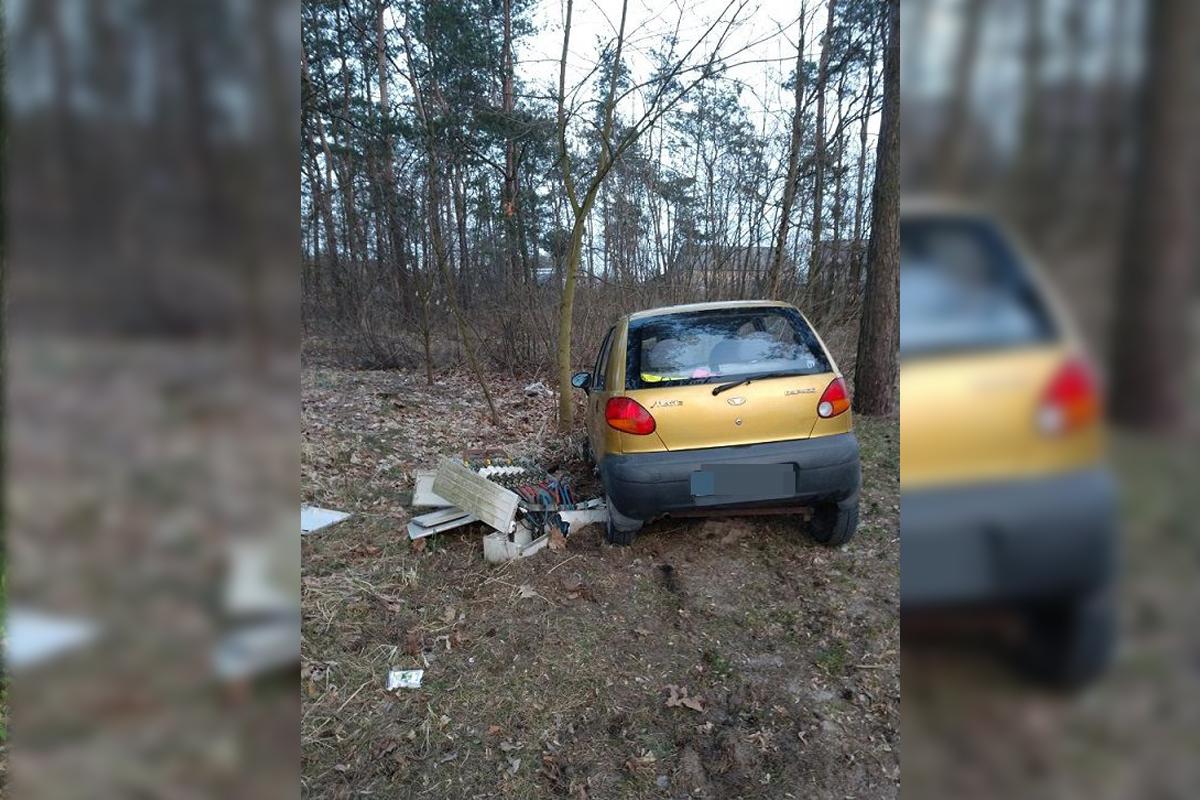 Pijany jechał Matizem. Uderzył w skrzynkę elektryczną