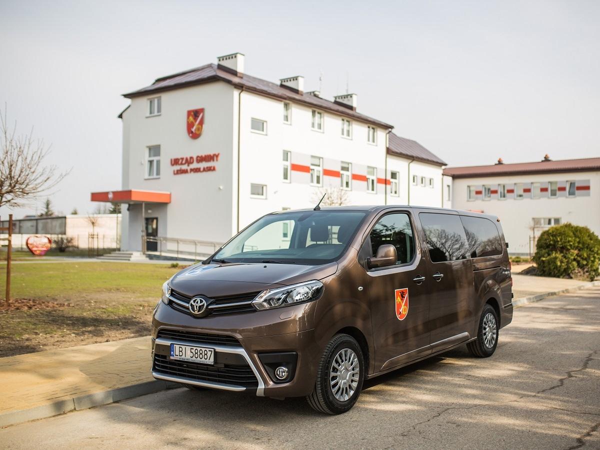 Samorząd kupił auto z myślą o osobach niepełnosprawnych