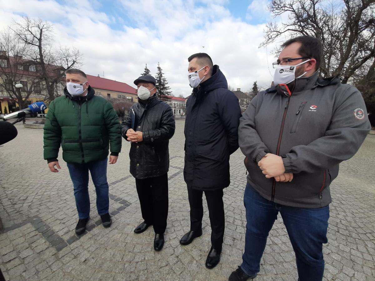 Chcą, by miasto dofinansowało zabiegi in vitro. Starają się też o uchylenie Samorządowej Karty Praw Rodzin