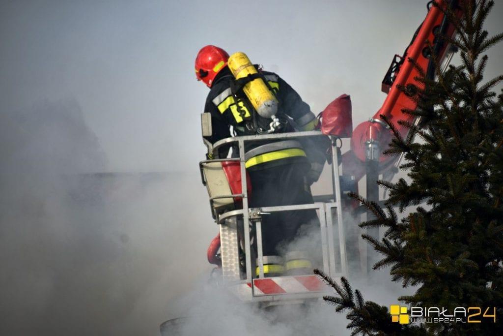 Pożar wybuchł w kotłowni warsztatu samochodów ciężarowych 