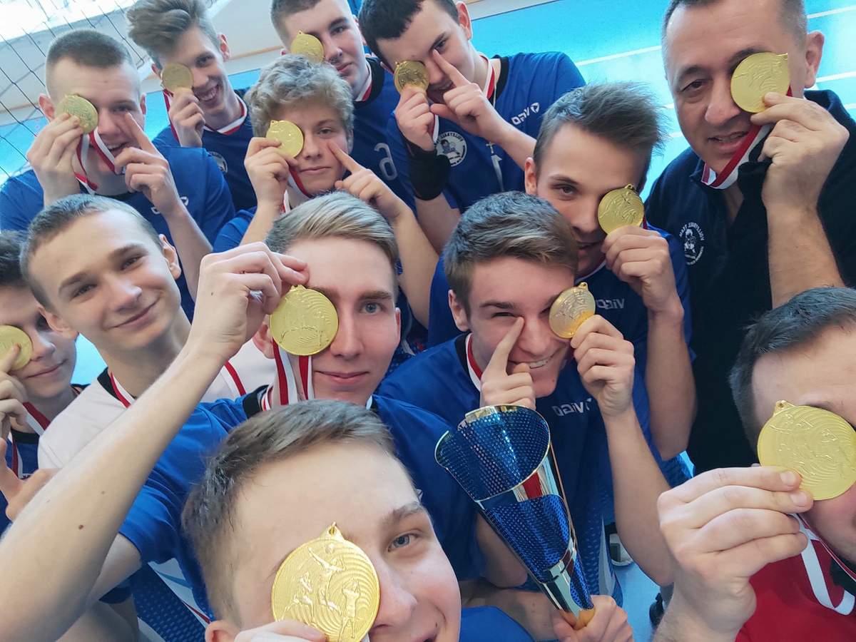 Mistrzowie wojewódzcy w siatkówce. Jadą na ćwierćfinał