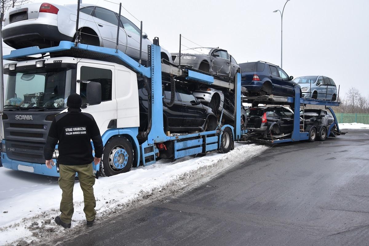 Ciężarówka nie wjechała na Białoruś. Strażnicy odzyskali kradziony pojazd