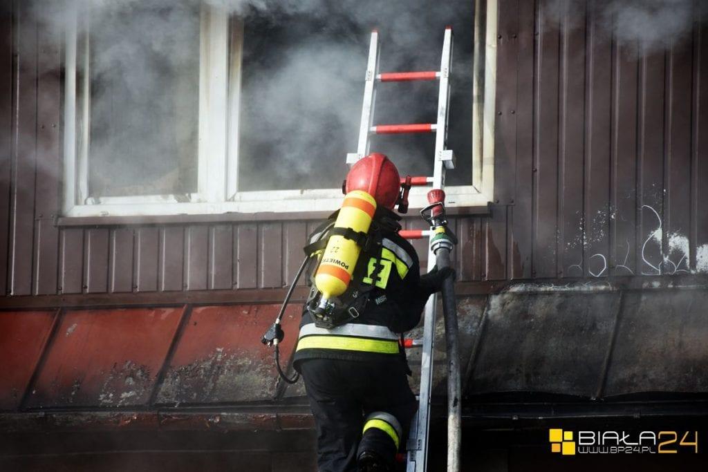 Pożar sadzy przyczynił się do uszkodzenia komina