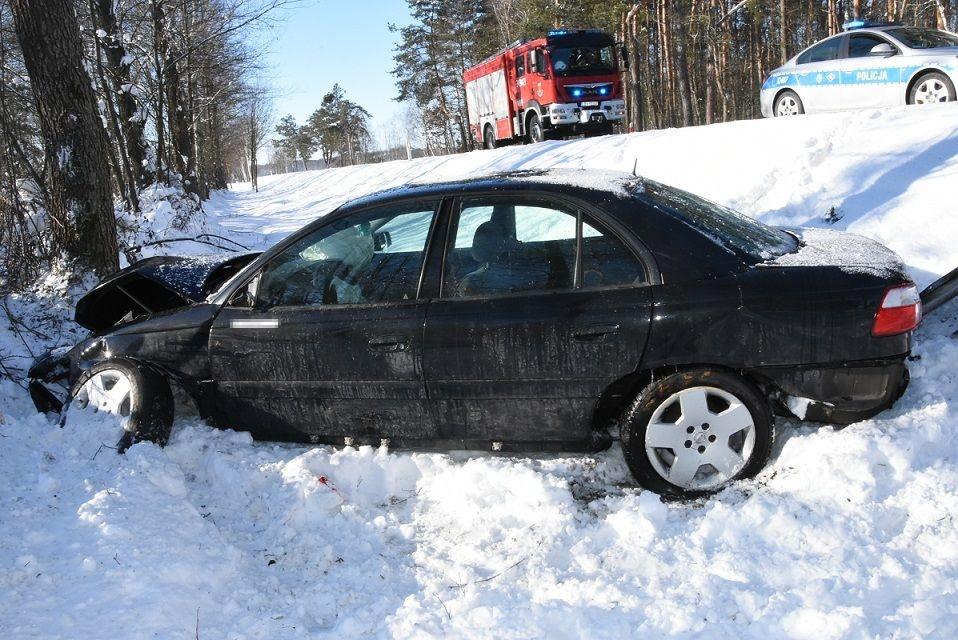 Jechał za szybko. Podróż skończył w rowie 