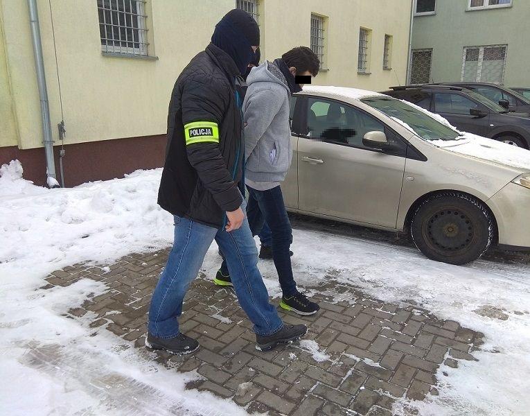 Podpalił krzesło. Z bloku ewkuowano wtedy kilkanaście osób