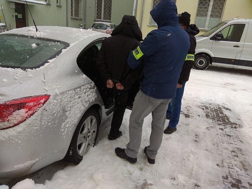 Miał odsiedzieć karę. Może dostać kolejne 10 lat więzienia za narkotyki