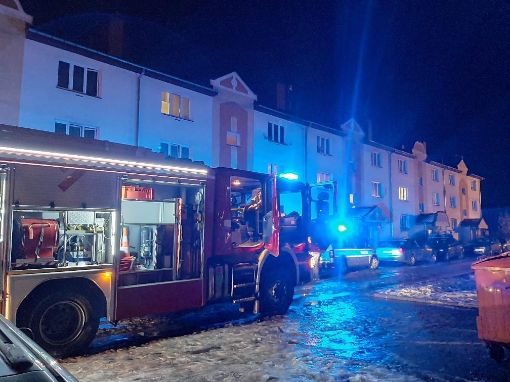Kilkanaście osób uciekało przed dymem. Siedem jest w szpitalu