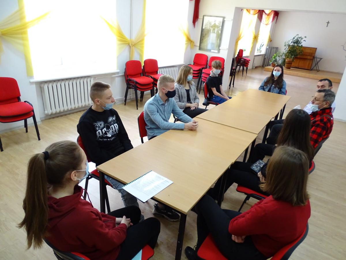 Młodzi radni spotkali się z lokalnym artystą