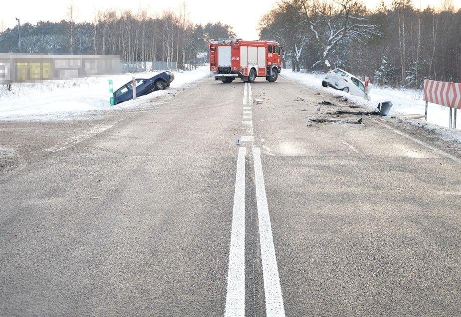 Wjechali w siebie na dziewiętnastce. Trzy osoby ranne