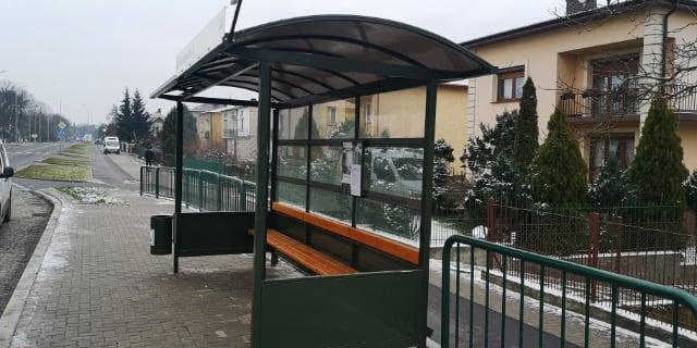 Niszczą przystanki. Miasto szuka świadków 