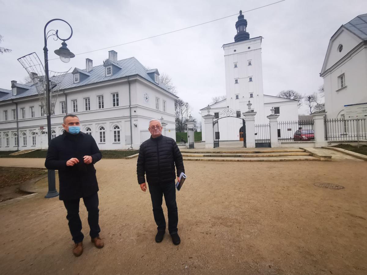 Biała Samorządowa podsumowuje ostatnią sesje. Jak miało dojść do odwołania szefa rady?