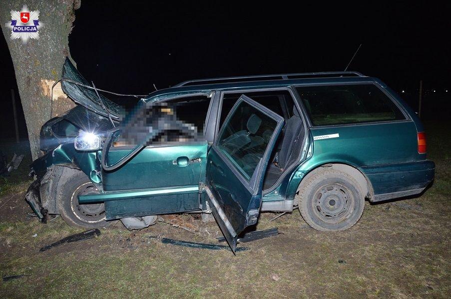 Kolejna osoba zginęła na drogach powiatu w świąteczną noc. Kierująca BMW zajechala drogę VW