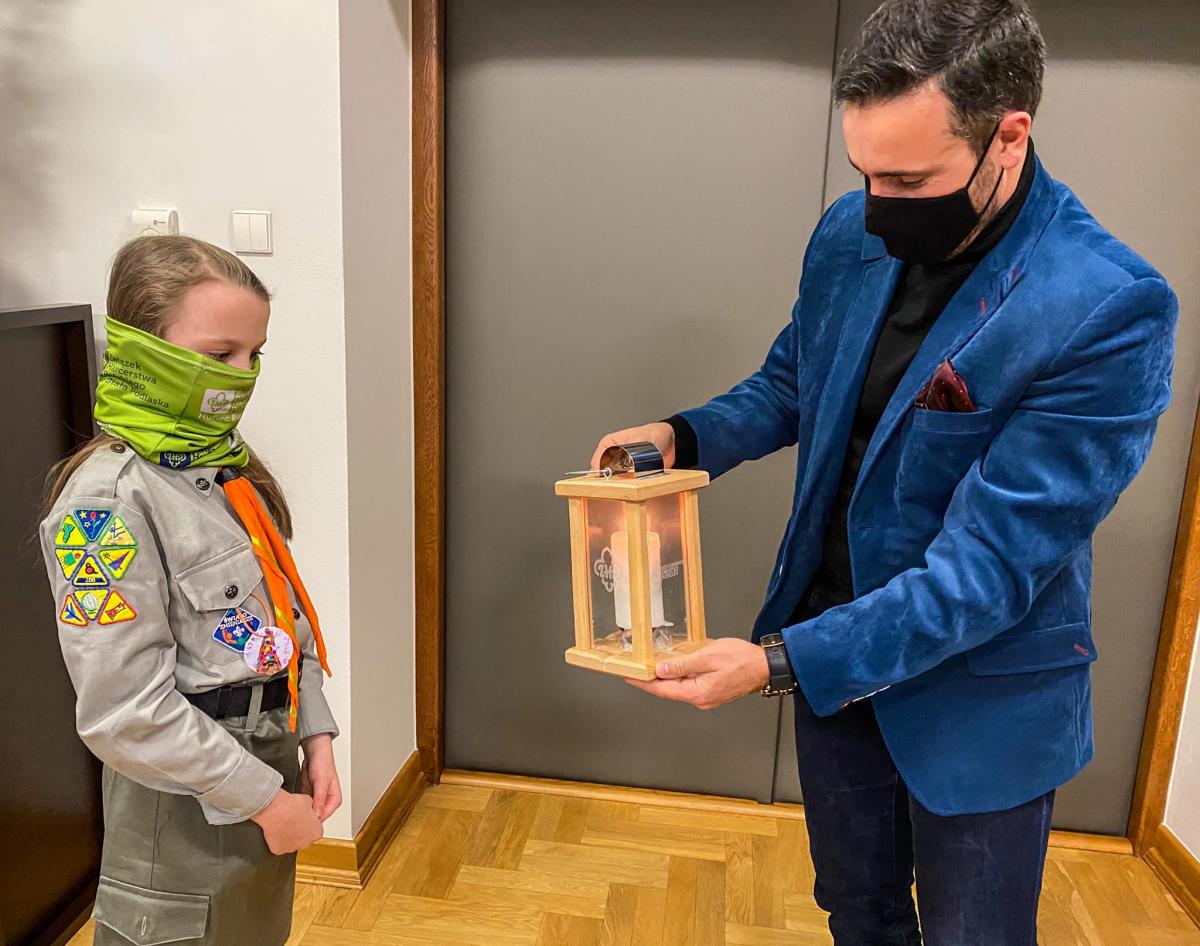 Harcerze przekazali prezydentowi Betlejemskie Światło Pokoju