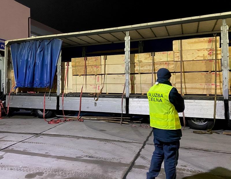 Psi nos nie zawiódł. Udaremniono przemyt warty 200 tysięcy