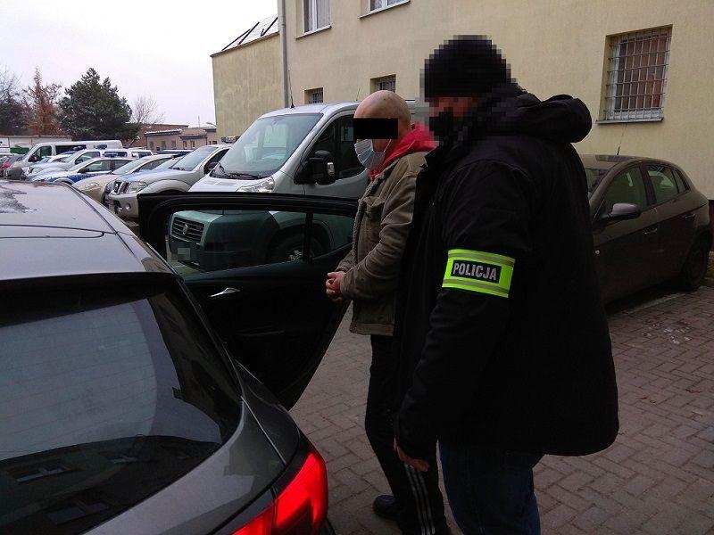 Kradł na lotnisku. Teraz grozi mu nawet pięć lat więzienia 