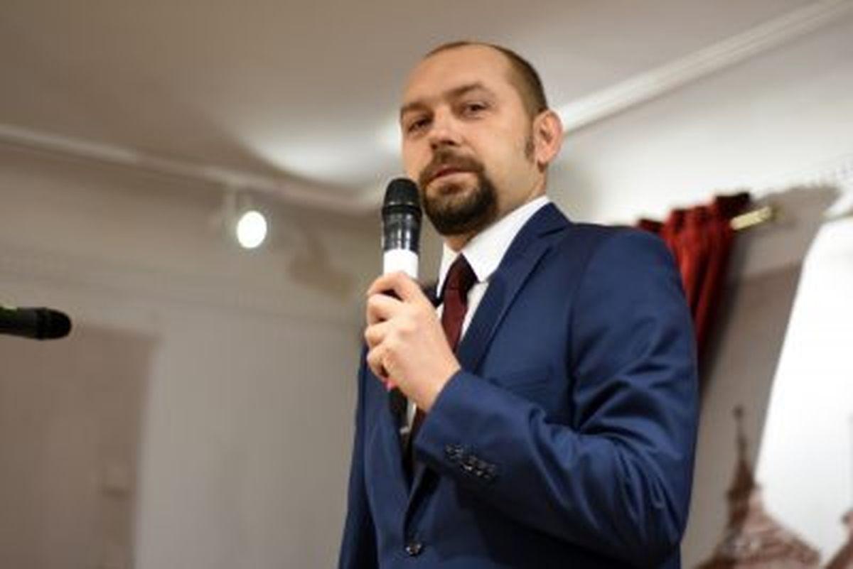 Pokieruje biblioteką przez kolejne trzy lata